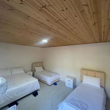 Bujtina Dalmacia 2 *