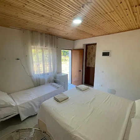 Bujtina Dalmacia 2 *