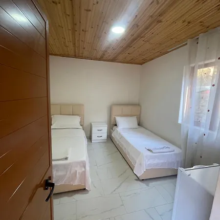Konukevi Bujtina Dalmacia 2 *